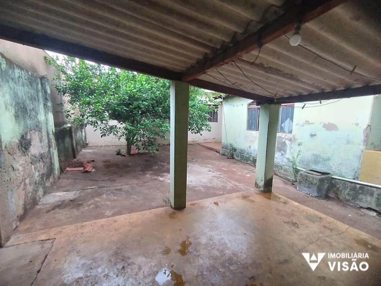 CASA COM PONTO DE COMÉRCIO PRÓXIMO AO POSTO DE COMBUSTÍVEL DA AV. PRUDENTE DE MORAIS - Foto 2