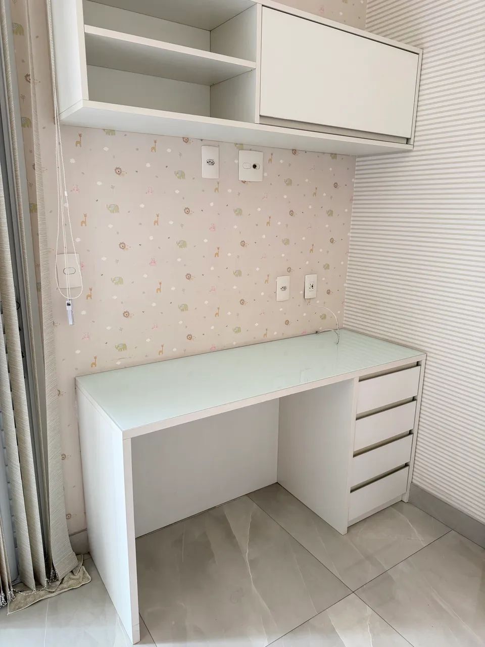 Escrivaninha para Home Office 