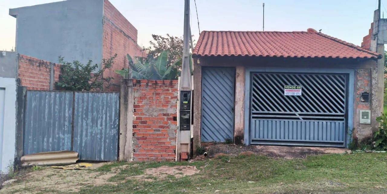 Casa Grande com Quintal grande 