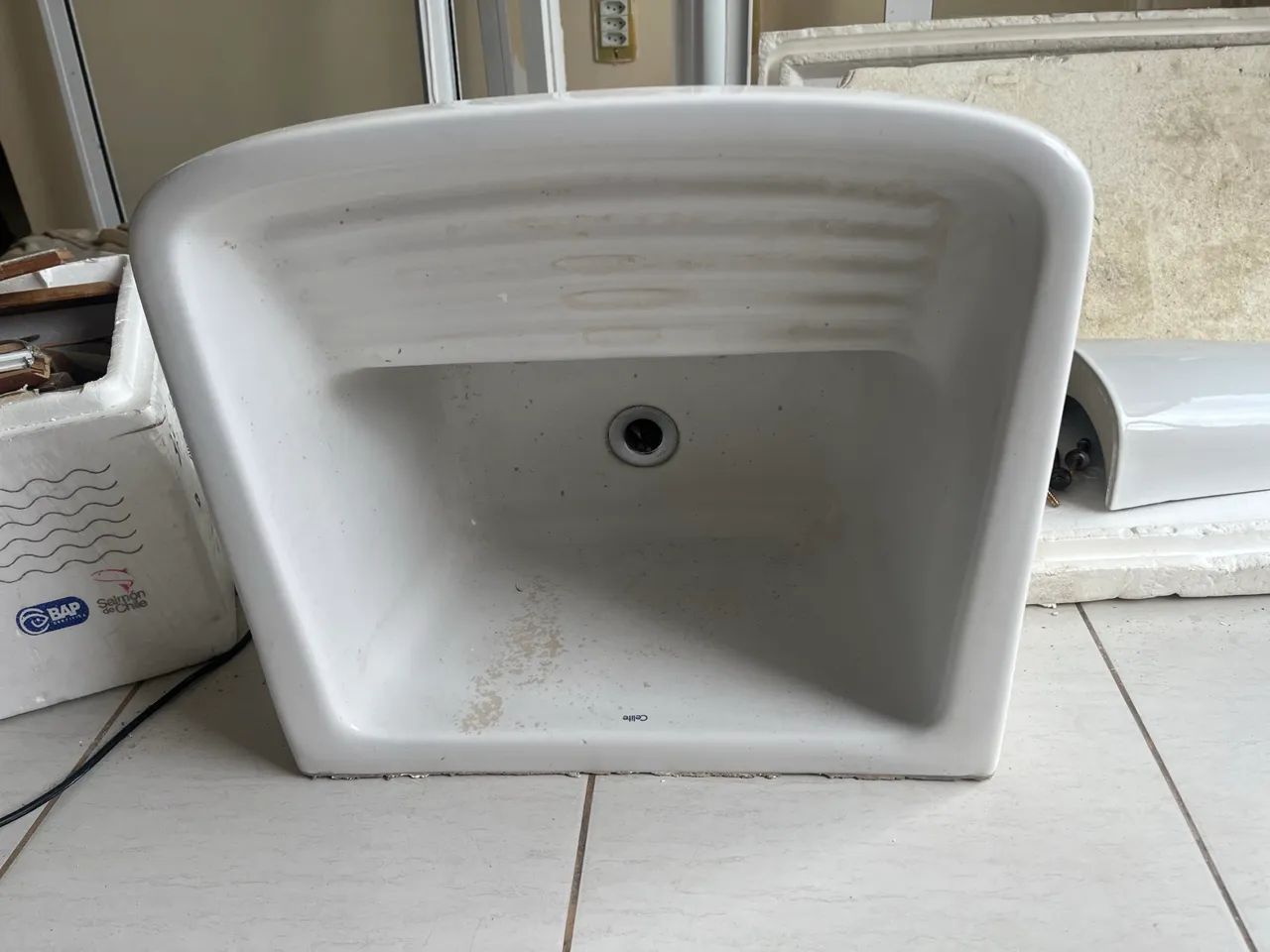 Tanque branco celite64962667674115123