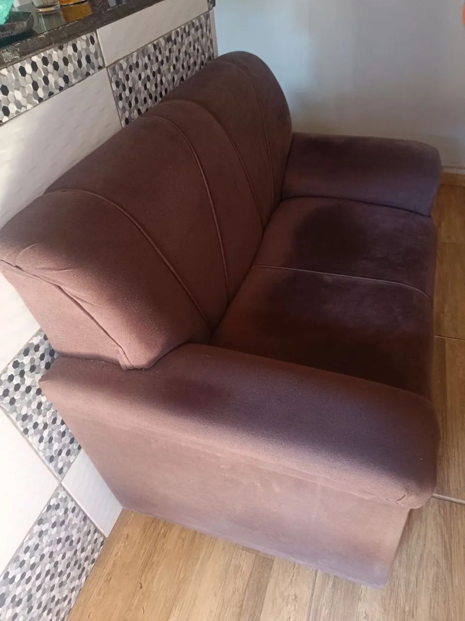 Vendo um sofá de 2 lugares 