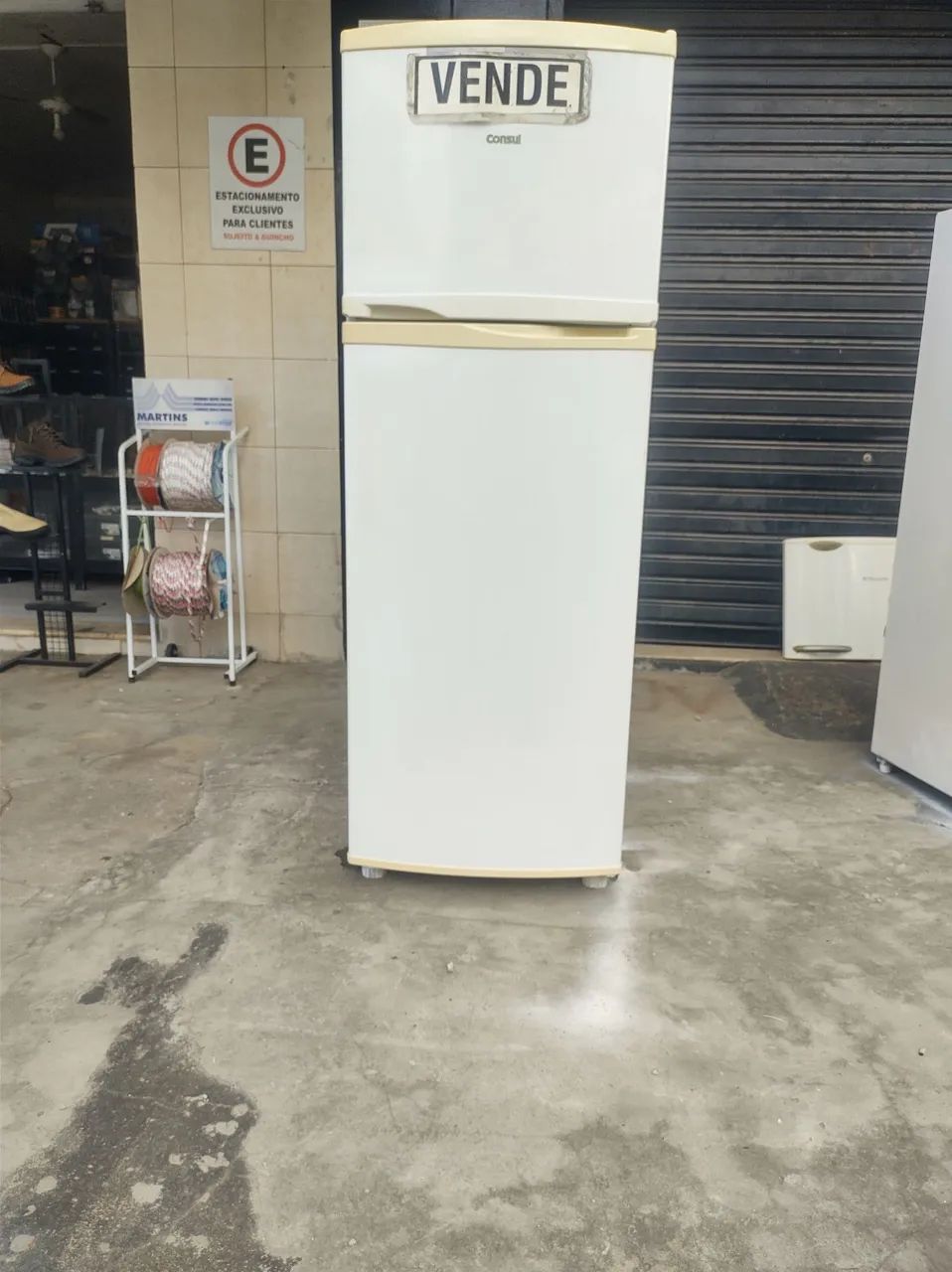 Vendo geladeira 