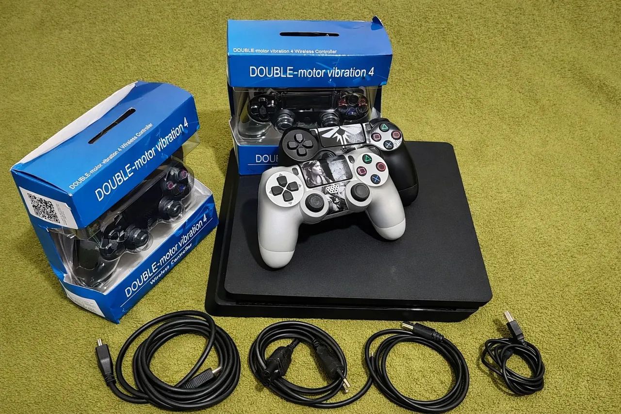 PLAYSTATION 4 SLIM
