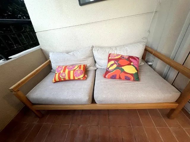 Sofá 2 Lugares Varanda Tok&Stok Linha Camp 1,70m + 2 Conjuntos de Almofadas