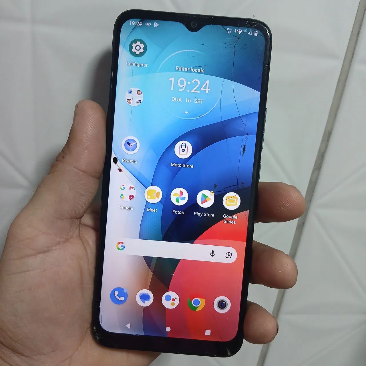 Motorola Moto E7 32gb (tela trincada)