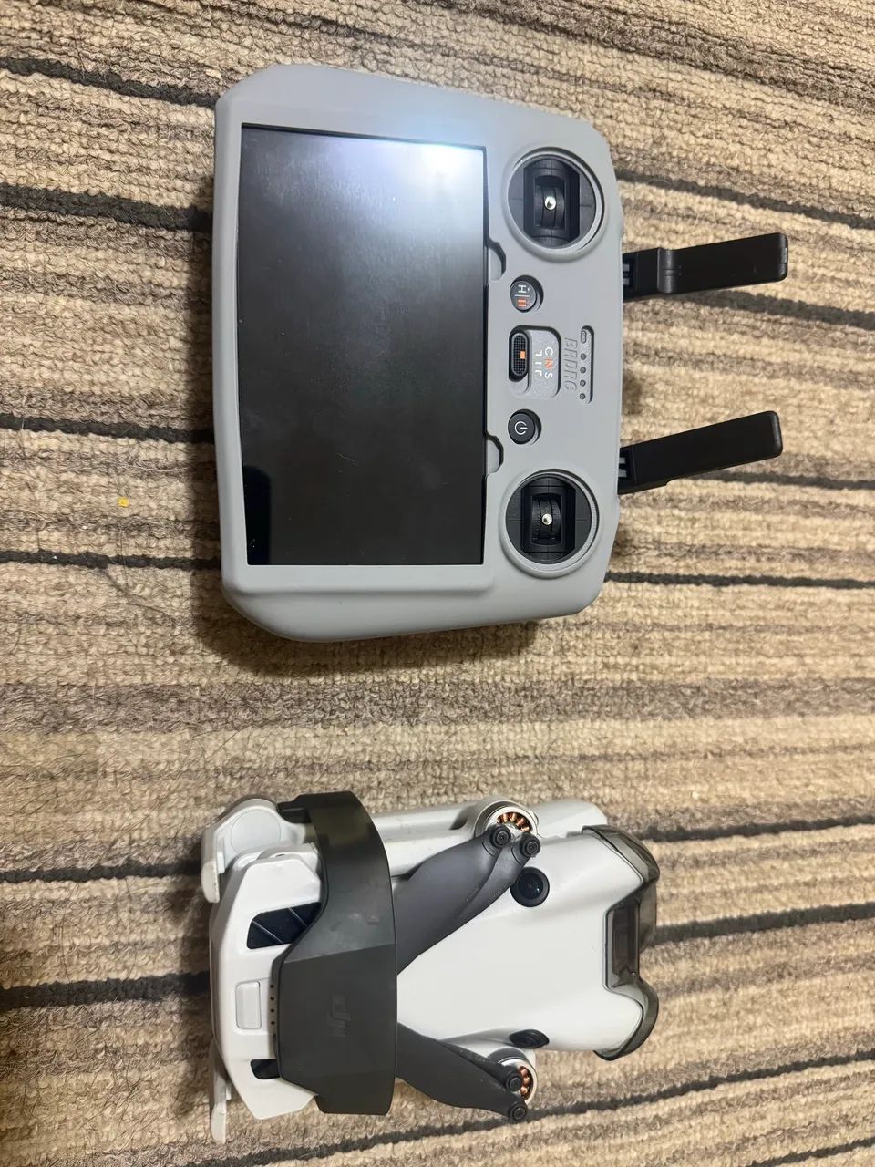 Drone DJI Mini 4 Pro com Controle Rc2 com tela