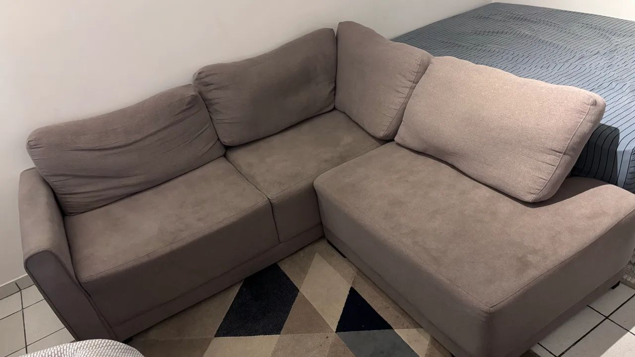 *Valor Reduzido* Sofá de canto com chaise cinza-taupe, usado - Foto 3