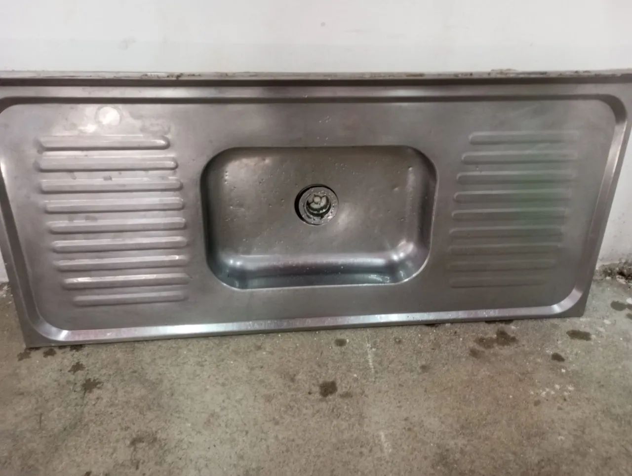 Vendo pia de inox.