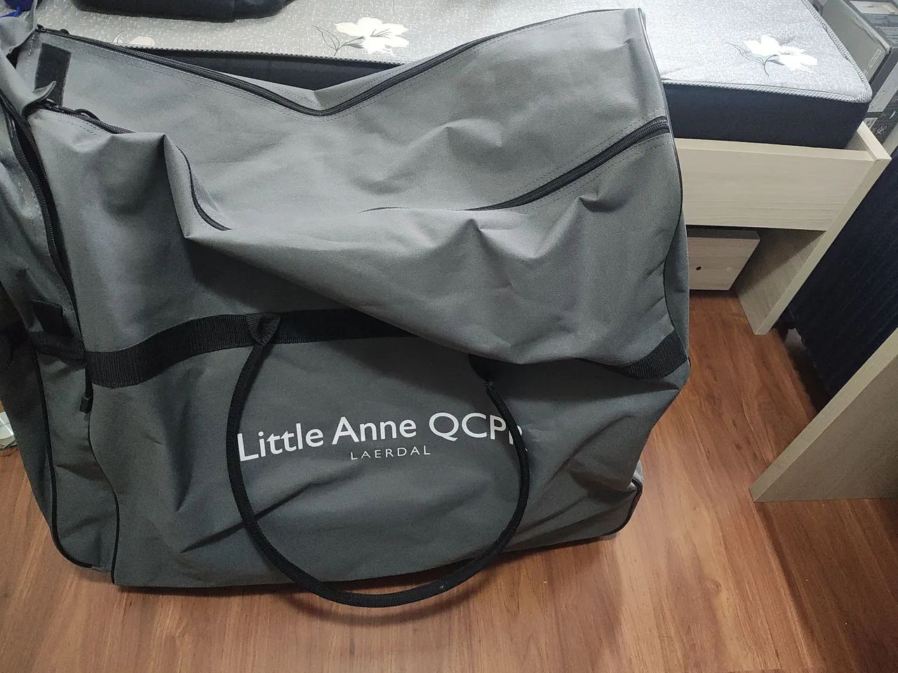 Mala LAERDAL little Anne (cabe 4 manequins) - Foto 2