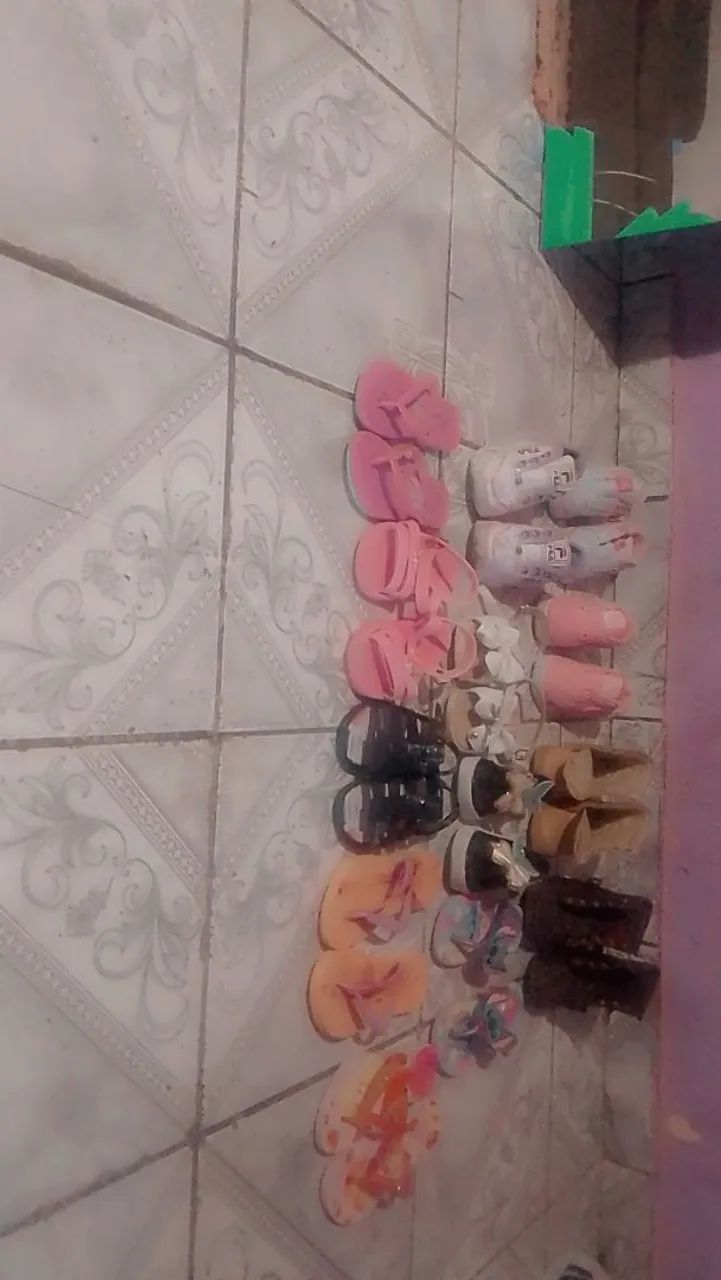sapatos infantis é chinelos usado - Foto 2