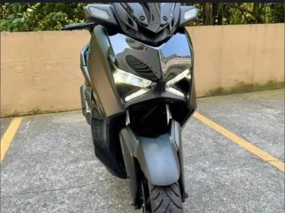 XMAX 300 Connected - Foto 4