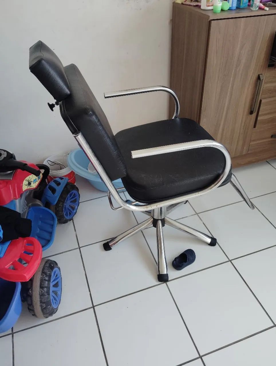 Cadeira hidráulica para barbearia ou salão  - Foto 4