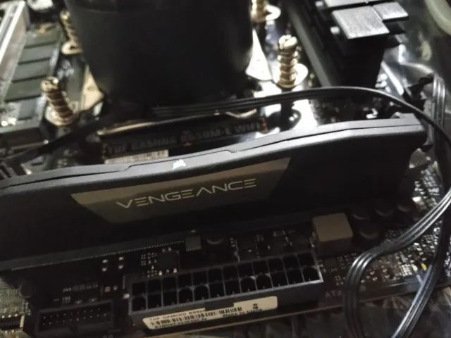 Memória RAM Corsair Vengeance, 16GB, DDR5 5200MHz, CL40