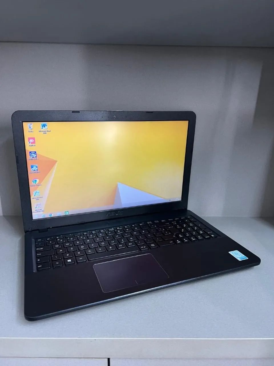Notebook Asus - Celeron N4020 - 4Gb Ram DDR4 - 120Gb de SSD  - Foto 2