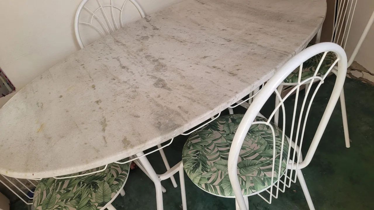 Mesa 4 cadeiras