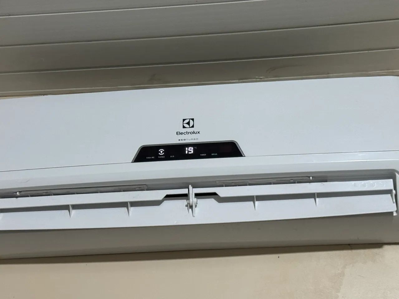 Vende central de ar condicionado eletrolux 12.000 Btus - Foto 2