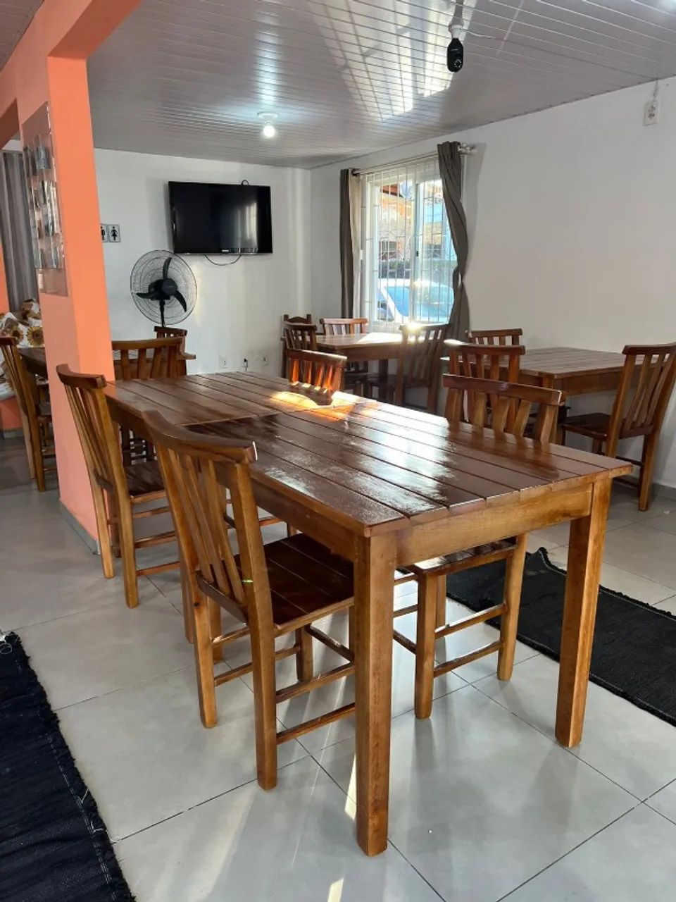 Conjuntos de Mesa e Cadeiras para restaurate em Madeira Maciça - Direto da Fábrica - Foto 3