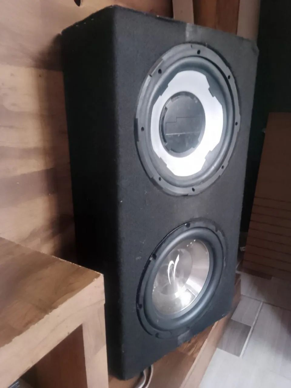 Caixa de som automotivo 