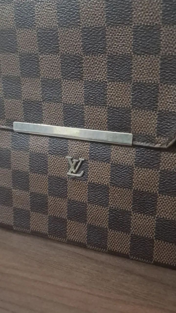 Bolsa Clutch Louis Vuitton (2018) autentica com date code danificado - Foto 3