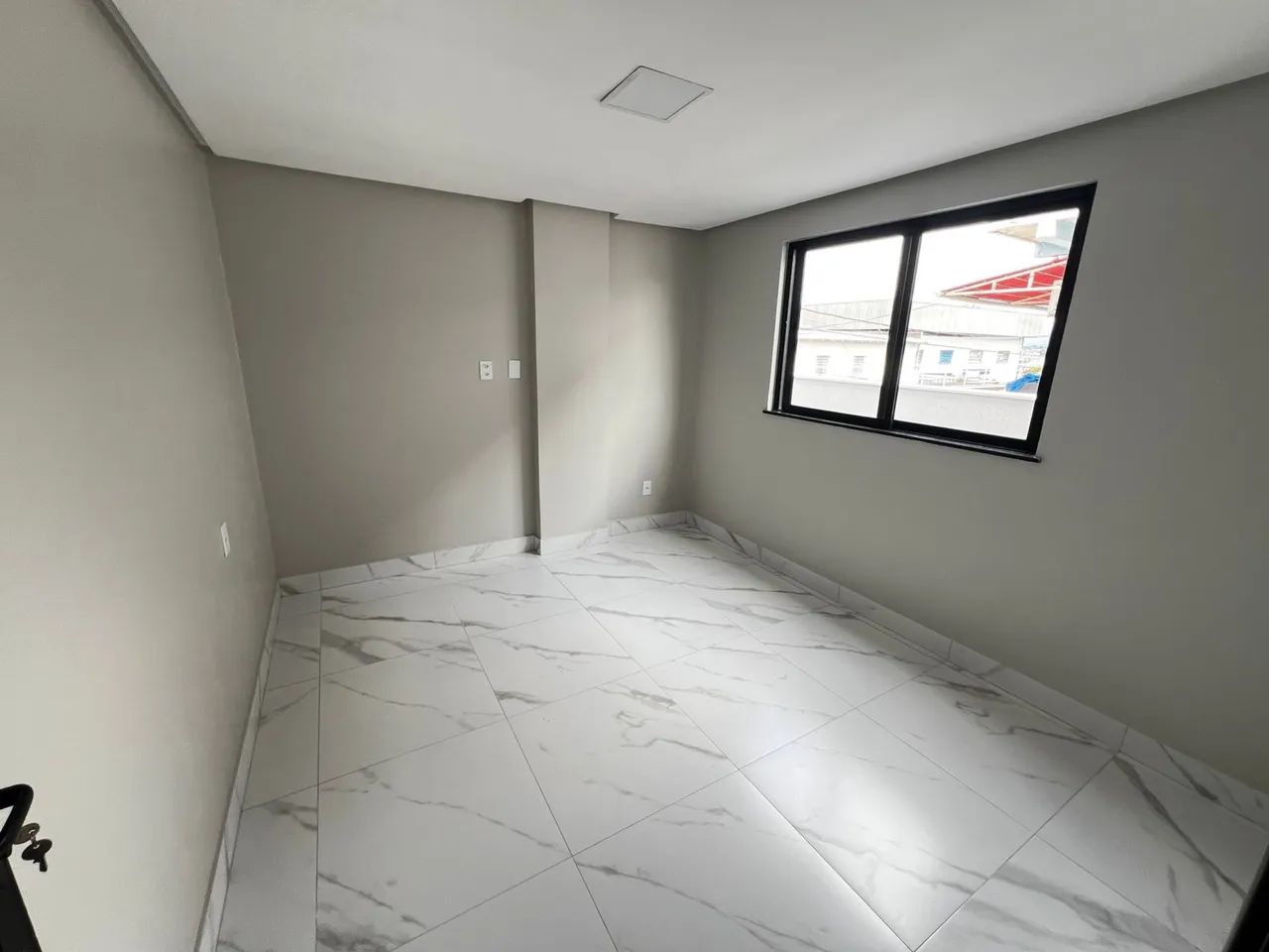 Apartamento para aluguel no parque 10 de 01 quartos 