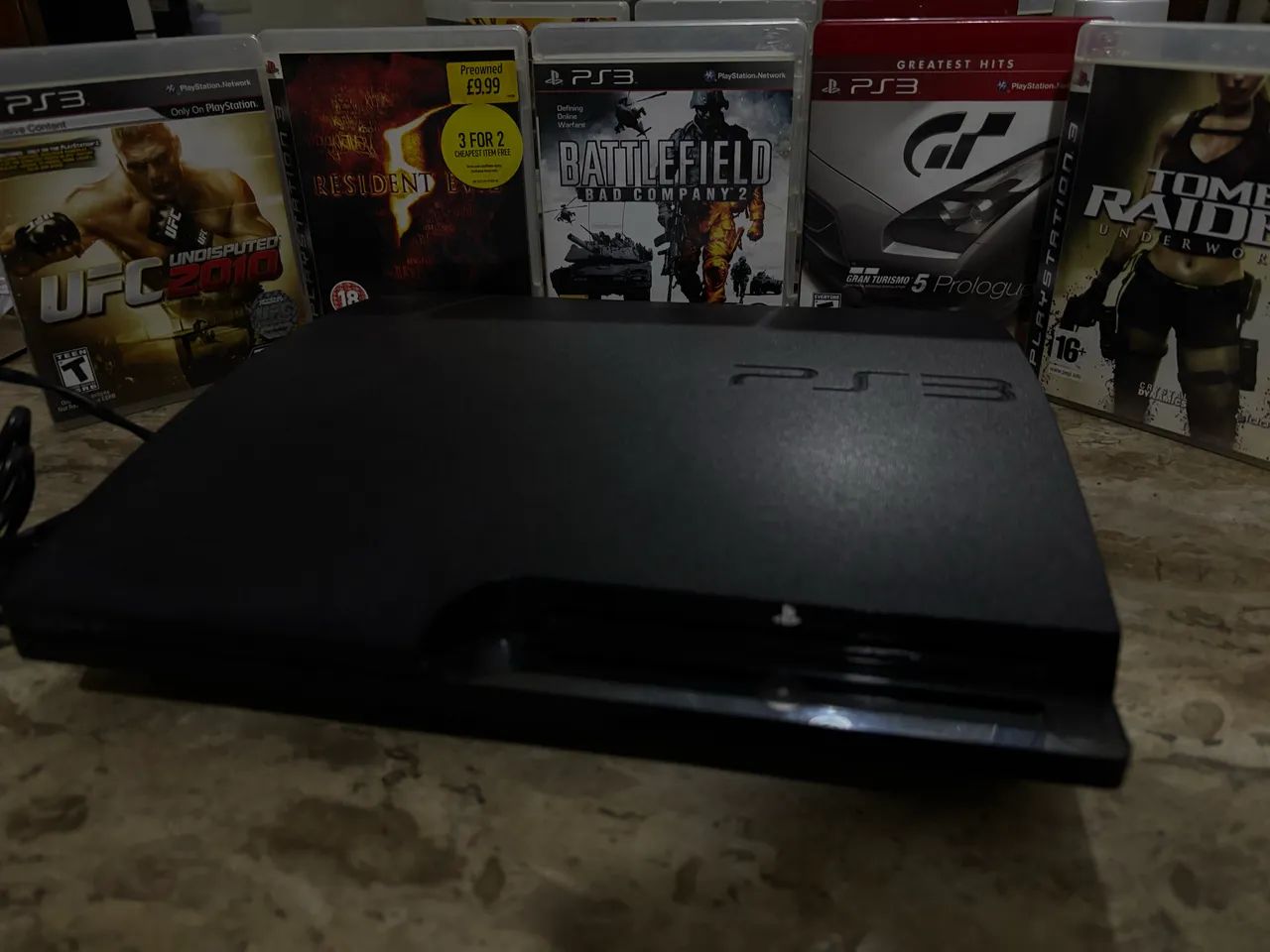 PS3 Slim 320 GB + Jogos e cabo