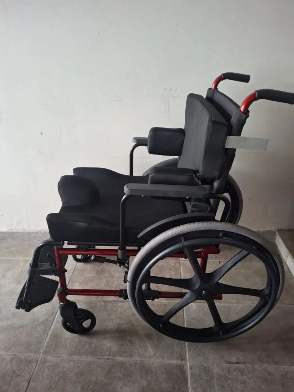 Cadeira não motorizada com regulagem - Foto 2