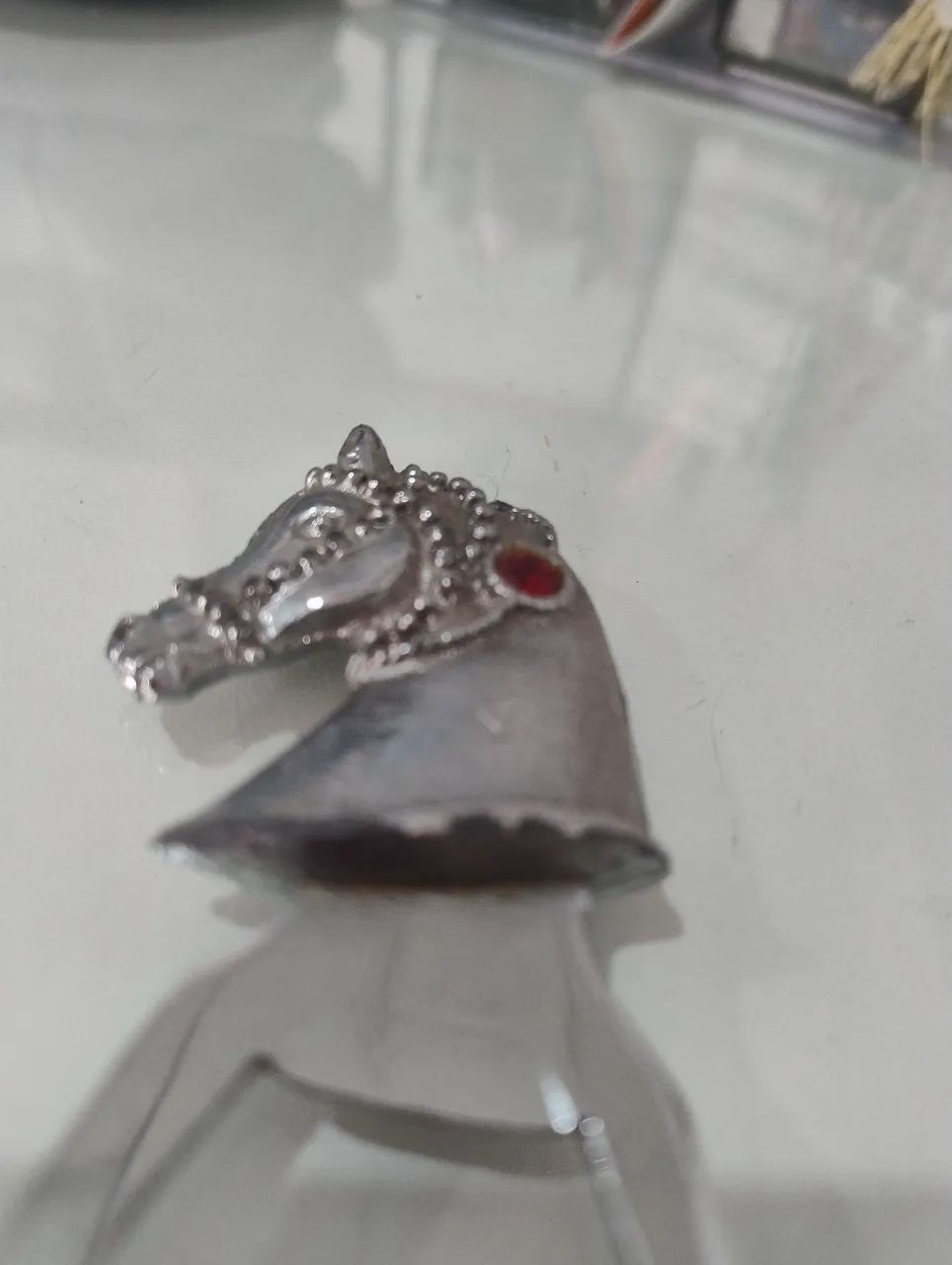 Abridor de Garrafa cabeça de cavalo em metal - Foto 2
