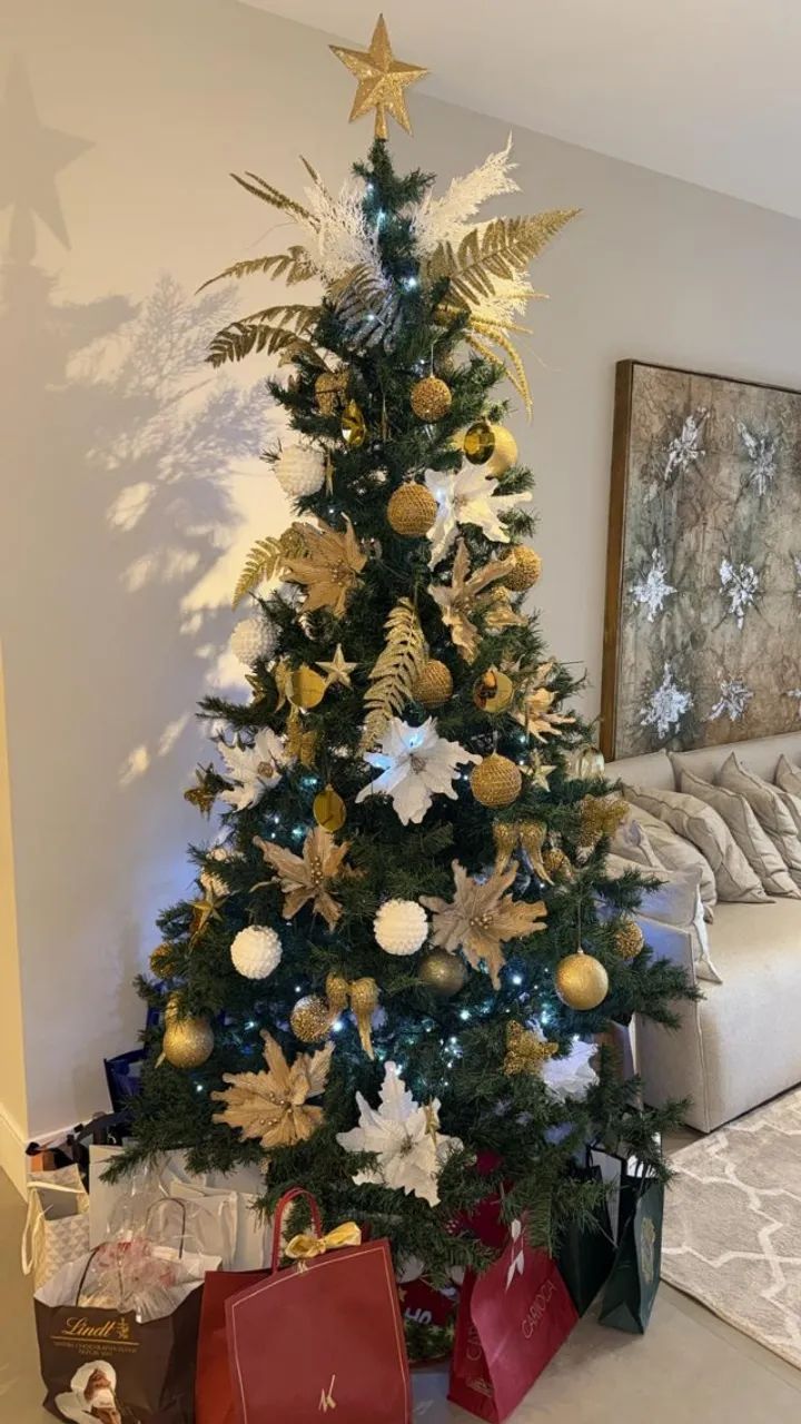 Árvore de Natal de 2m com enfeites e iluminação inclusos - Foto 2