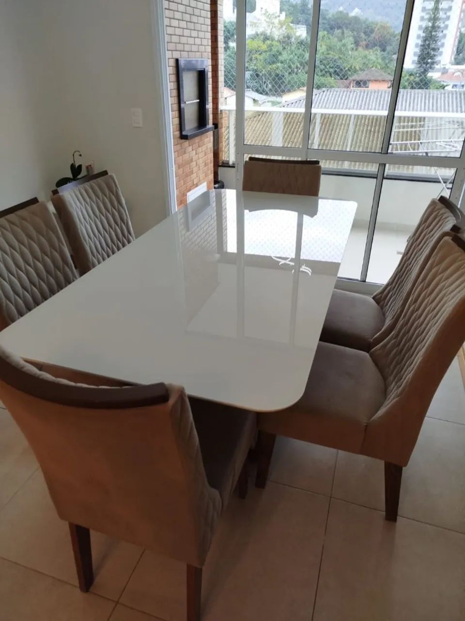 Vendo mesa sem cadeiras,retirar no local. - Foto 2