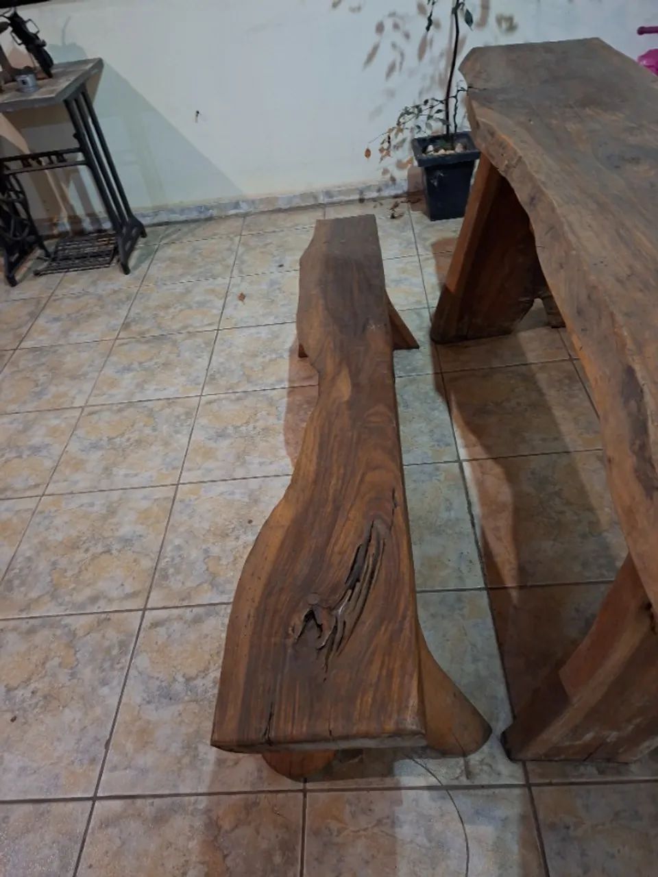 Mesa de madeira maciça  - Foto 5
