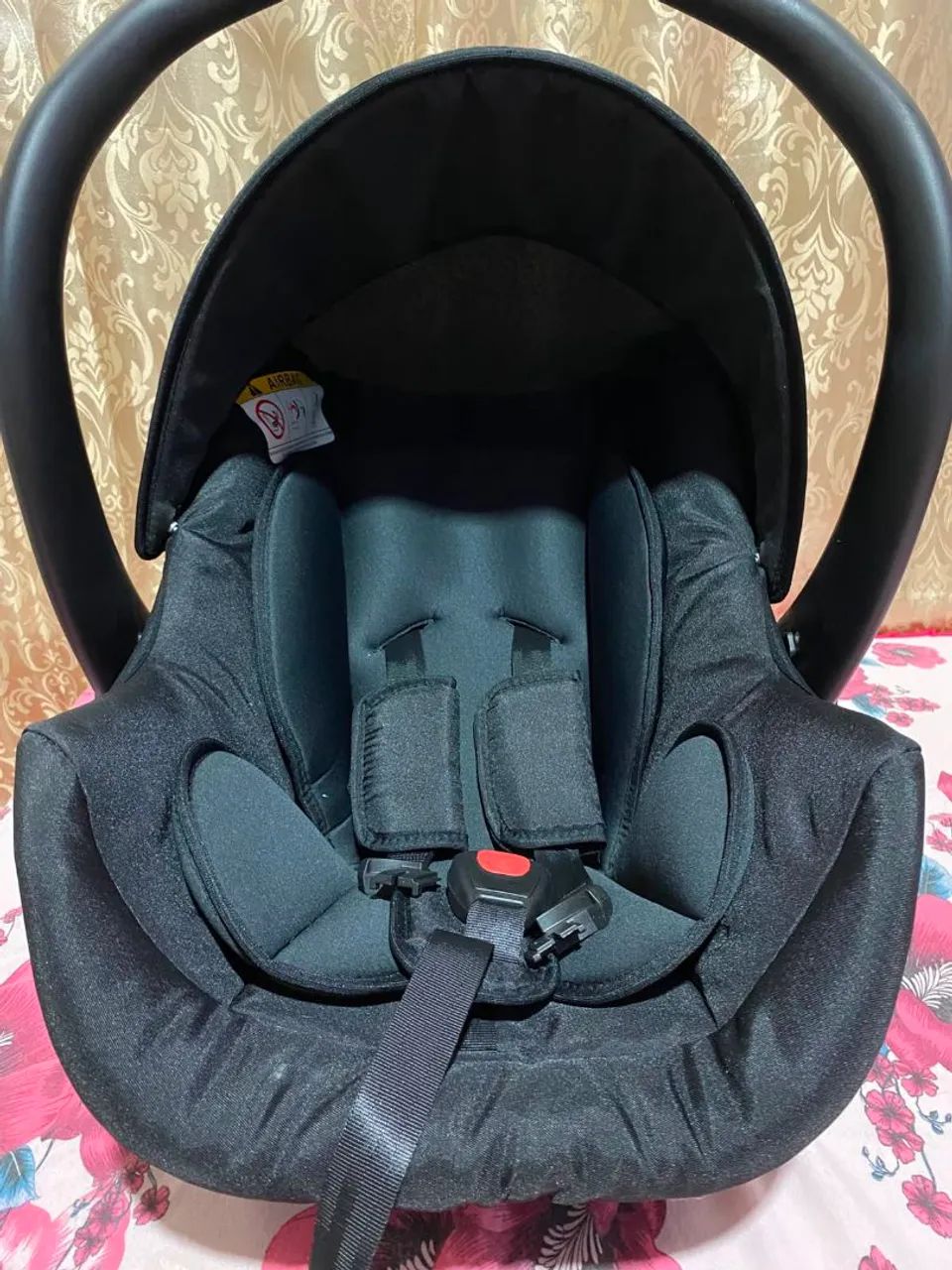 Bebê conforto semi novo 