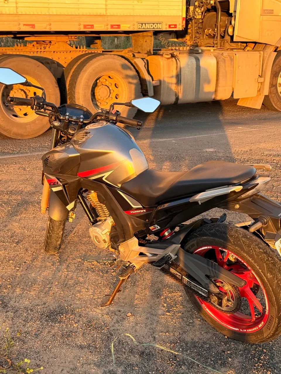 CB 250F Twister 2018 - Foto 2
