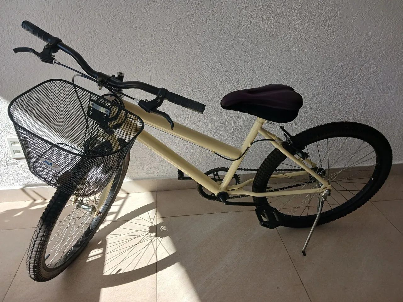 Vendo bicicleta pouco usada.
