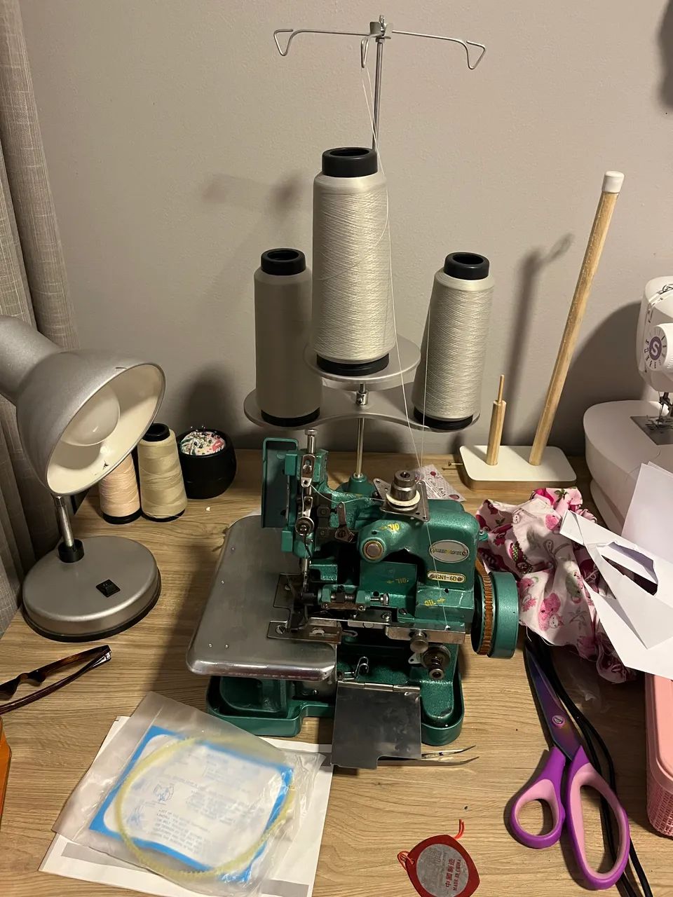 Máquina overlock CHINESINHA