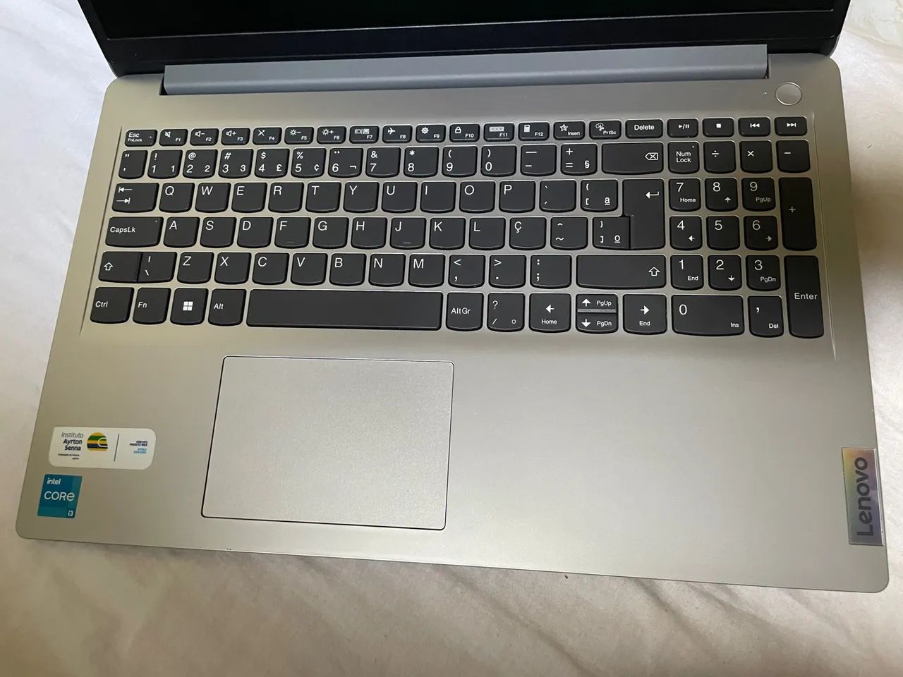 Notebook Lenovo i3 8GB + Mouse e Base Refrigeradora