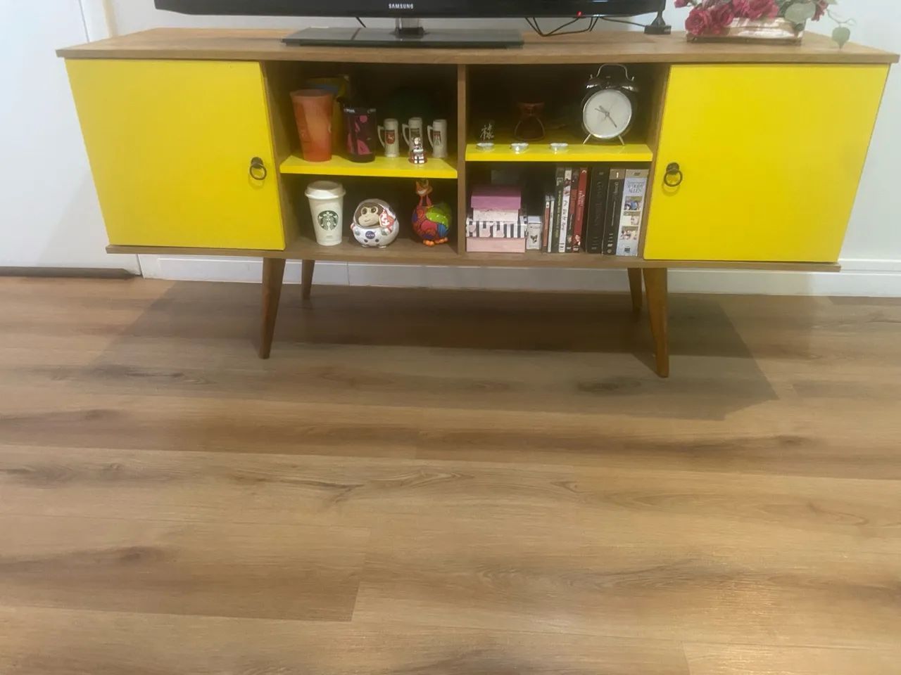 Rack retrô amarelo e amadeirado - Foto 2
