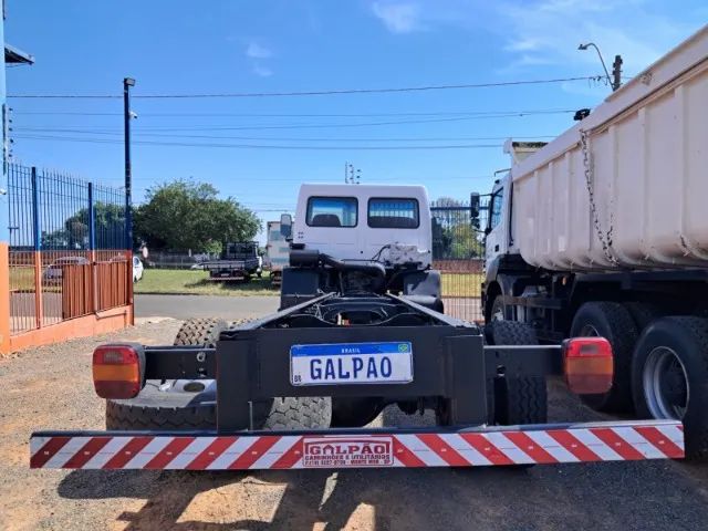 Ford Cargo 1617 4X2 Chassis - (1997) - Foto 5