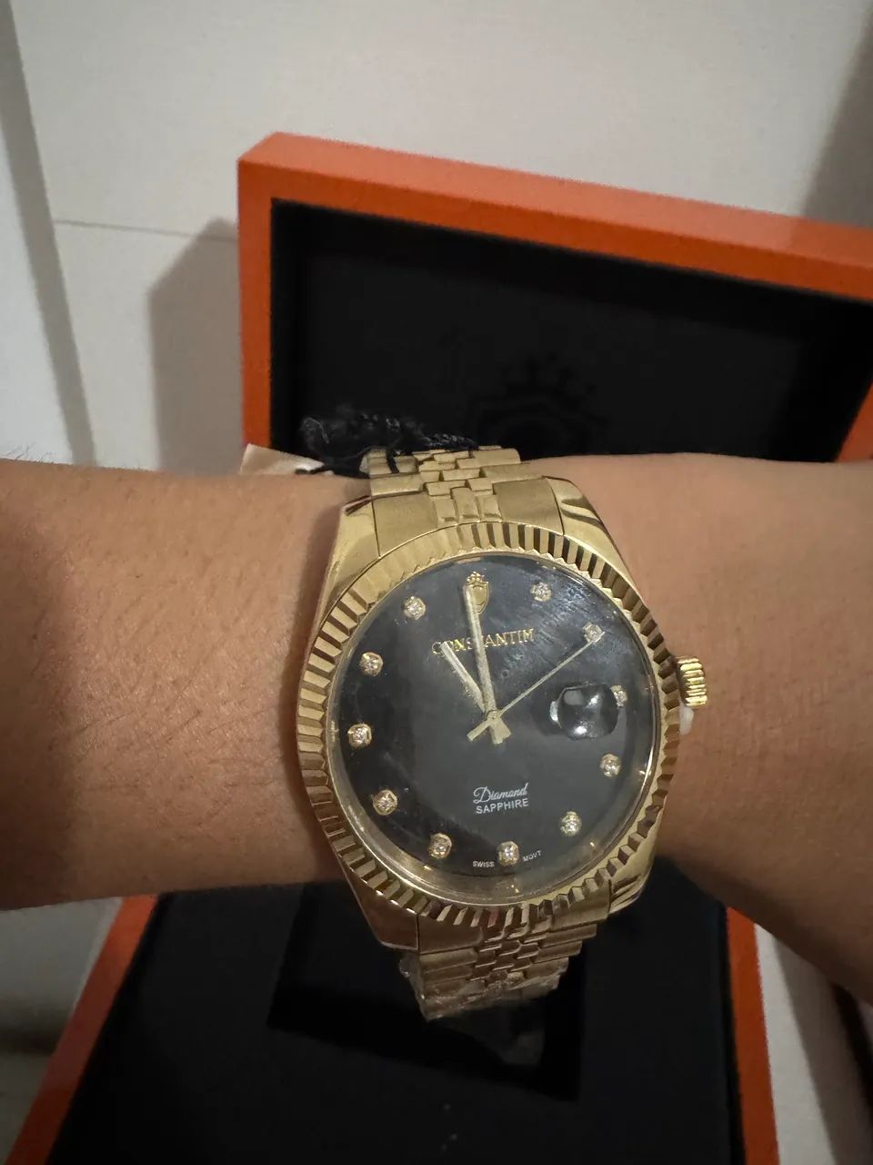 Relógio de luxo dourado novo  - Foto 4