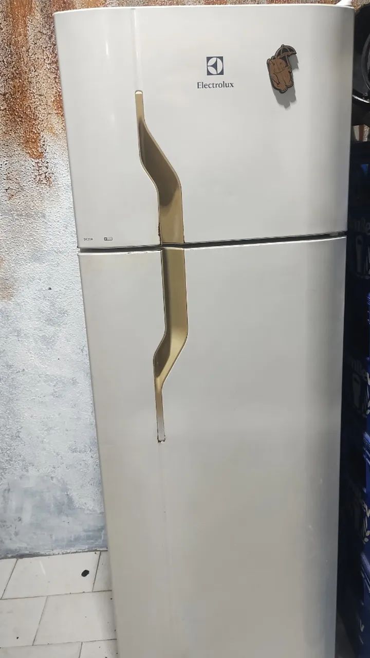 Geladeira Eletrolux com defeito 