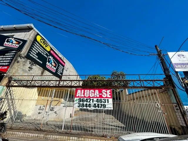 ALUGA-SE EXCELENTE IMÓVEL COMERCIAL EM MESQUITA