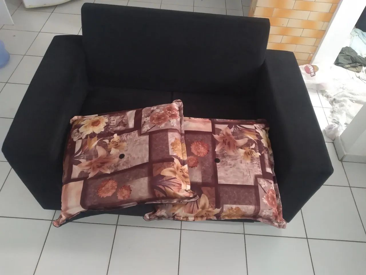 Sofá dois lugares semi novo  - Foto 4