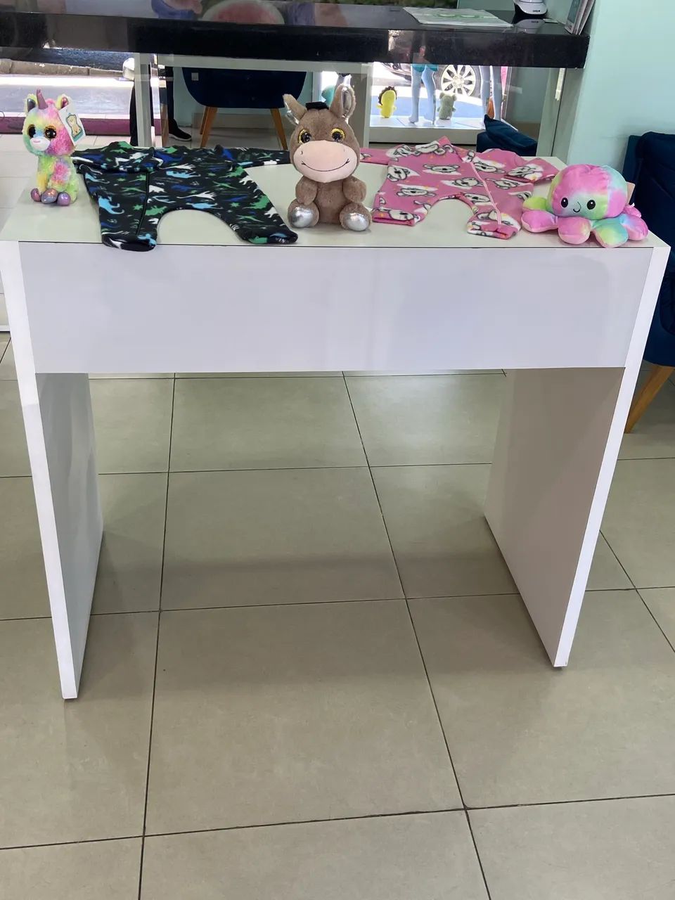 Balcão Expositor para Loja em MDF Branco - Foto 2