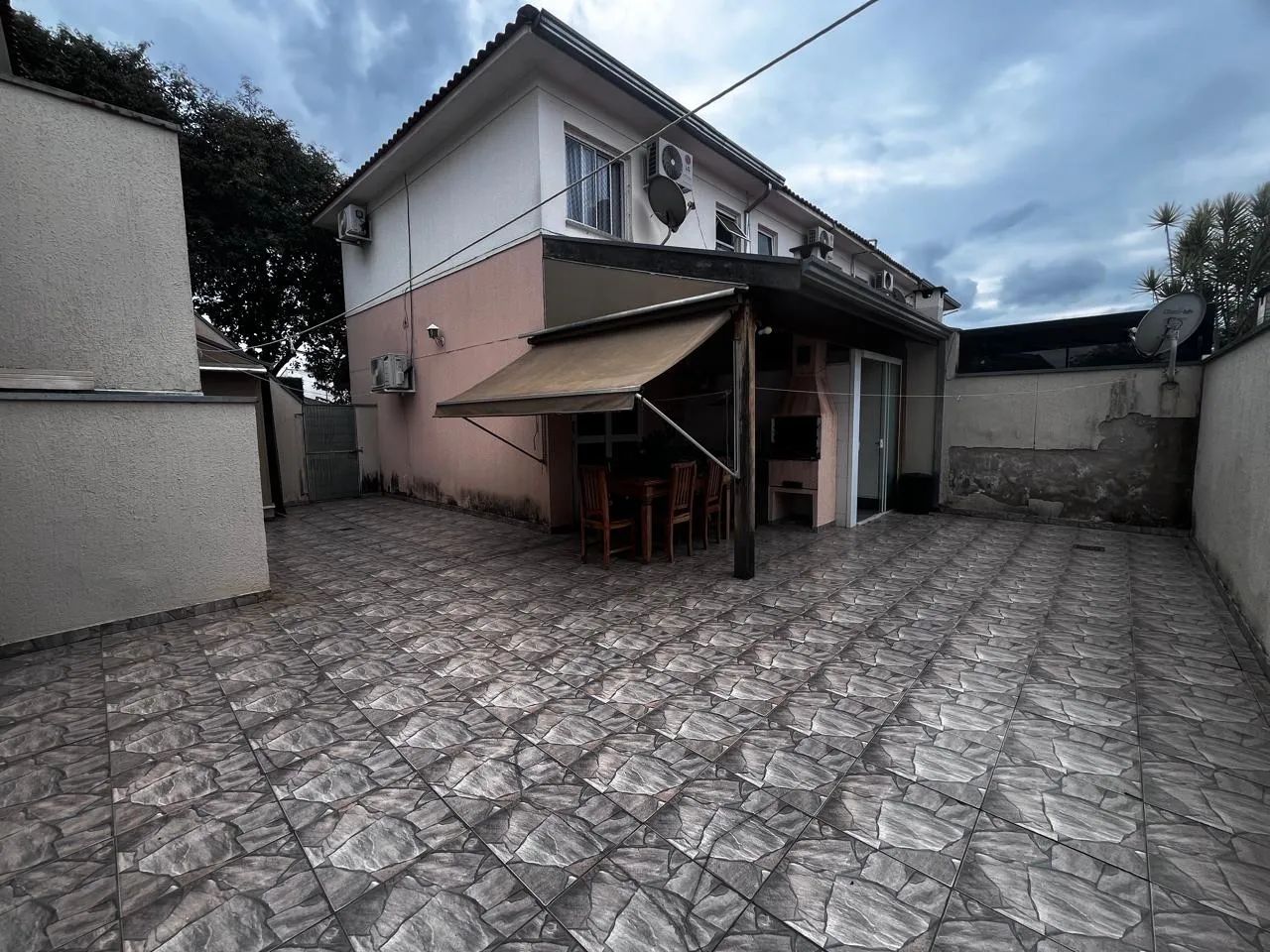 CASA VILLA FLORA - pode pagar financiamento em nome da atual proprietária