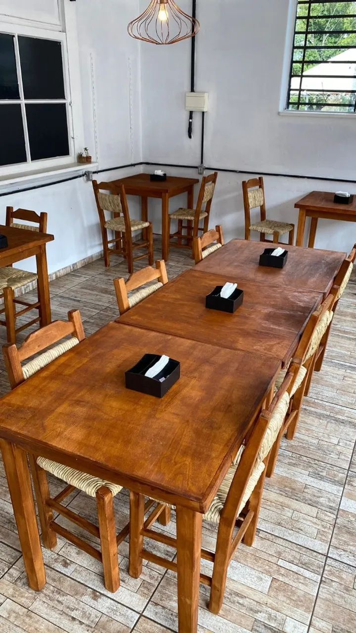Conjuntos de Mesa e Cadeiras para restaurate em Madeira Maciça - Direto da Fábrica - Foto 4