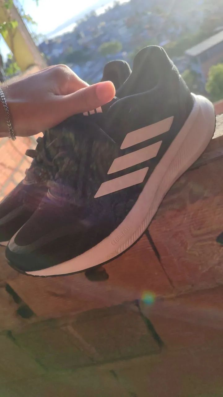Tênis Adidas 