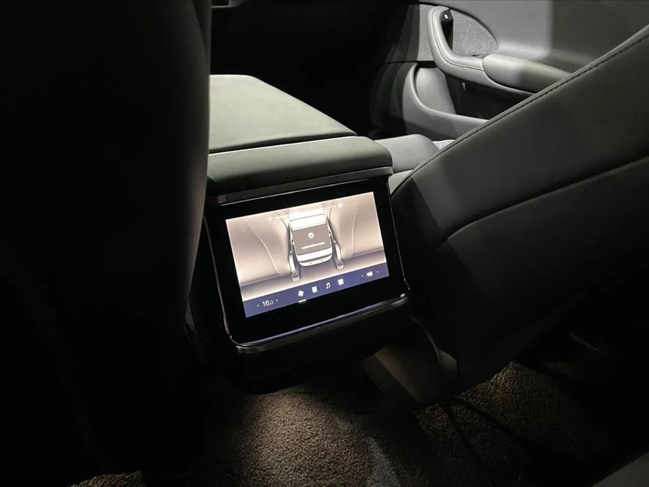 Tesla Model S Plaid Eletrico, foto 12 de 17