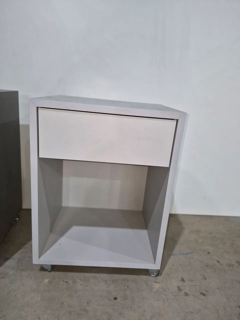 Criado mudo / Mesa de cabeceira - Foto 4