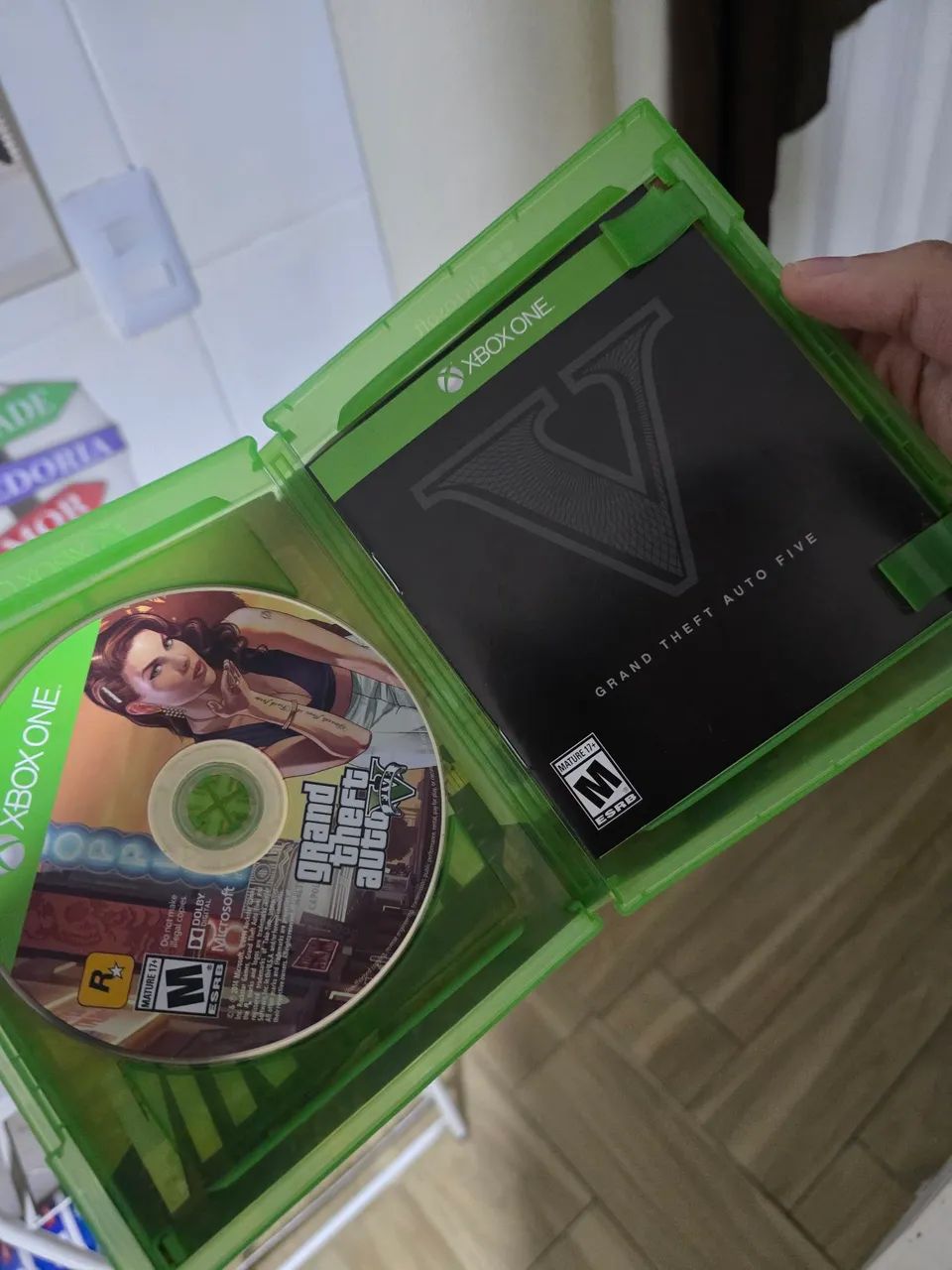 Gta v xbox + Mapa e manual  - Foto 2