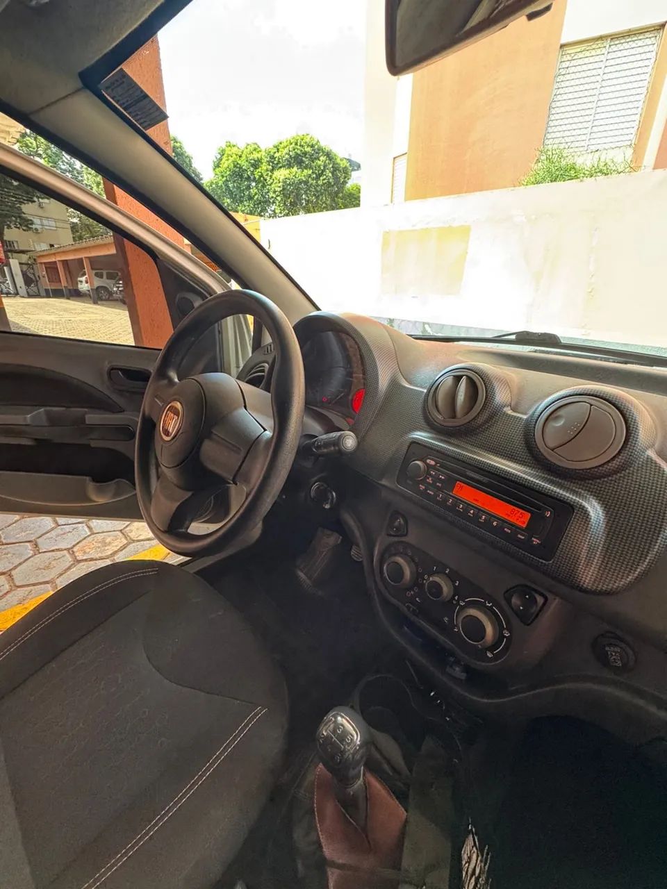 Fiat Uno Sporting 1.4 EVO Fire Flex 8V 2P 2012 - Foto 9