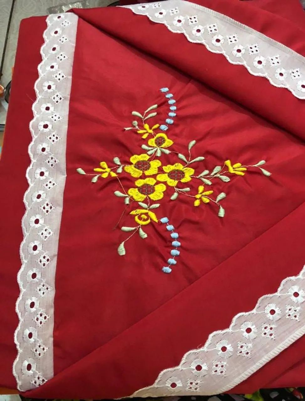 Colcha bordada Cama box +2 Fronhas